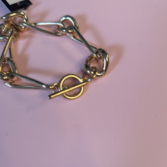 Totally En-chain-ted Gold Oversized Chain Bracelet - Picture 5 of 6